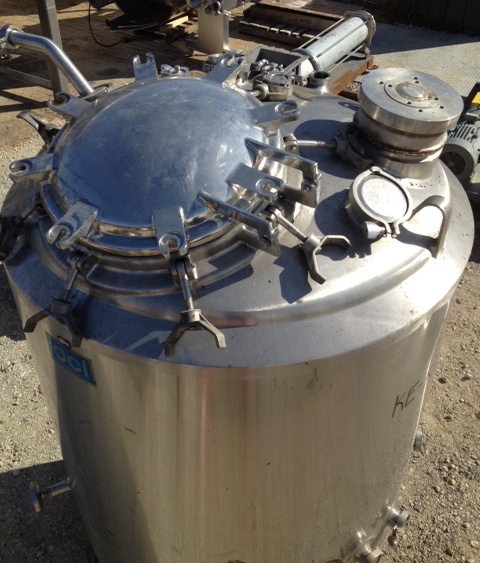 ***SOLD***300 gallon Stainless steel jacketed reactor vessel. Rated 42/FV PSI. Sanitary type/sanitary finish.  Jacket rated 135 PSI @ 360 degF.  Has spray ball and aeration system.